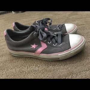 Women’s 9 converse shoes